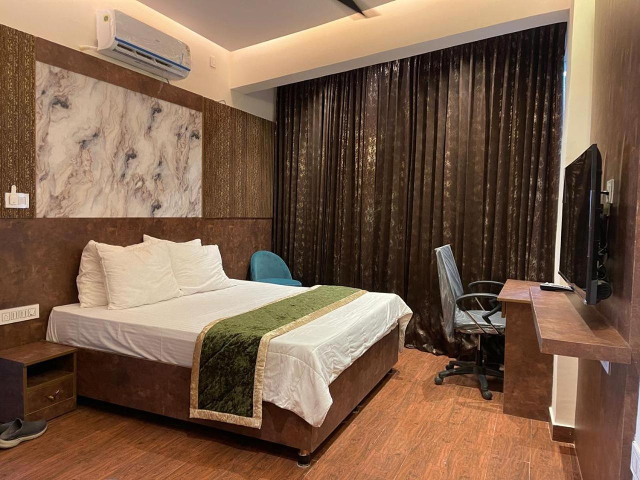 The Taaj Inn บังกาลอร์ ภายนอก รูปภาพ