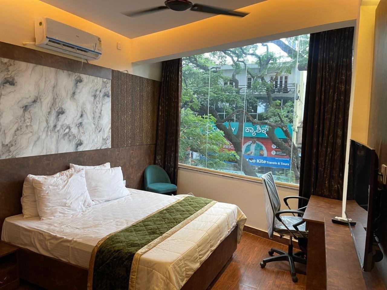 The Taaj Inn บังกาลอร์ ภายนอก รูปภาพ