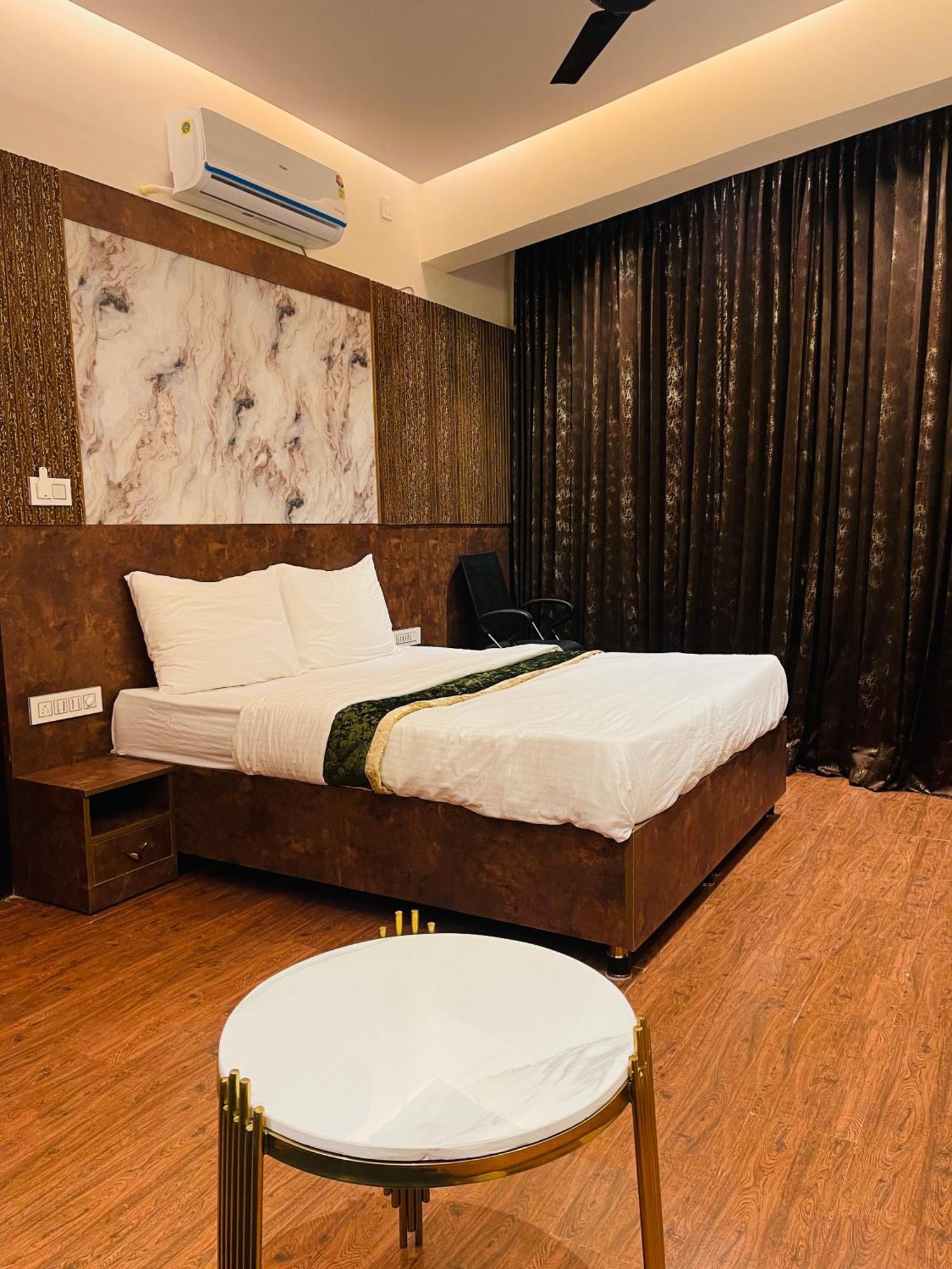 The Taaj Inn บังกาลอร์ ภายนอก รูปภาพ
