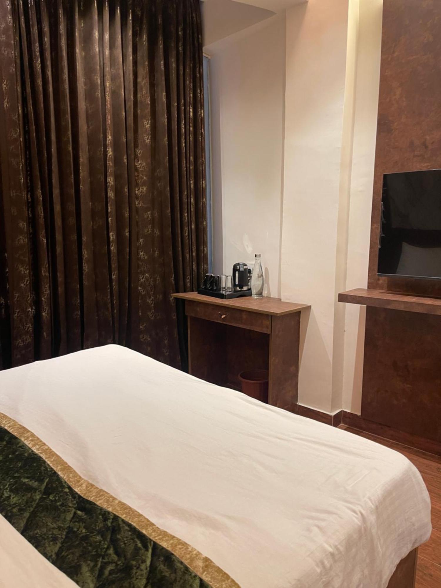 The Taaj Inn บังกาลอร์ ภายนอก รูปภาพ